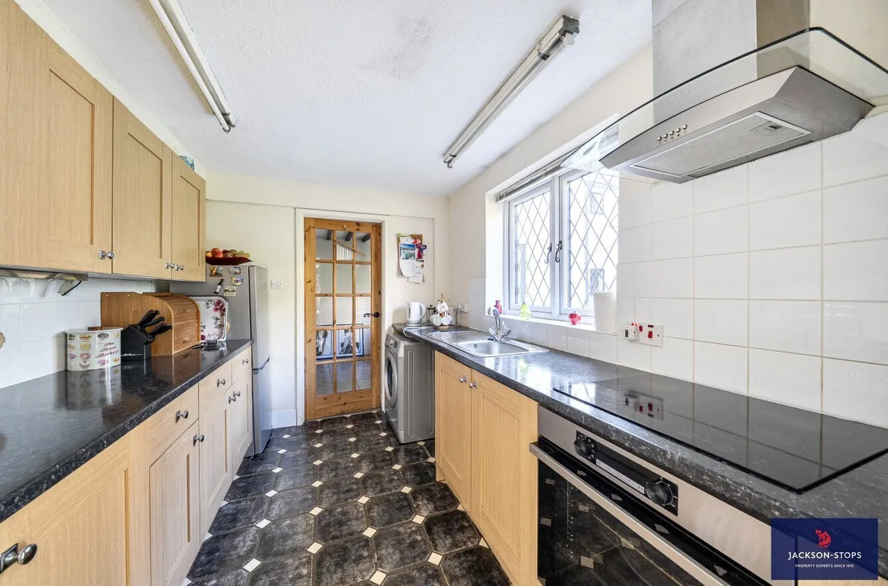 High Street, Tingrith, MK17, photo 5
