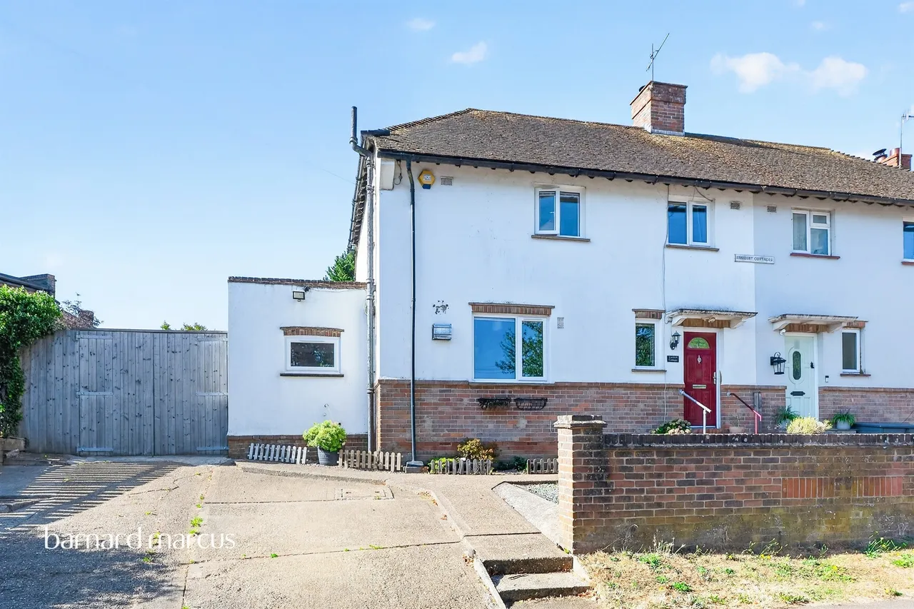 3 bed house for sale — Rabies Heath Road, Bletchingley, Redhill