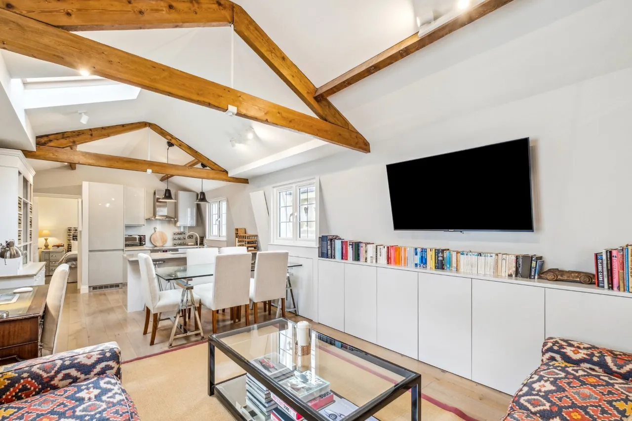2 bed flat for sale, Chesham Street, Belgravia, SW1X