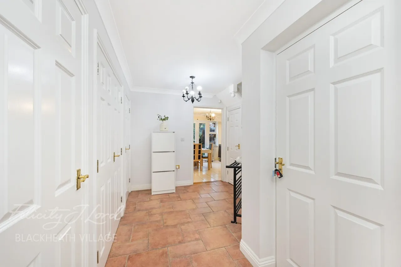 Howerd Way, London, photo 19