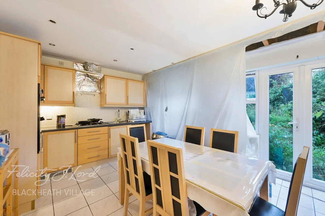 Howerd Way, London, photo 9