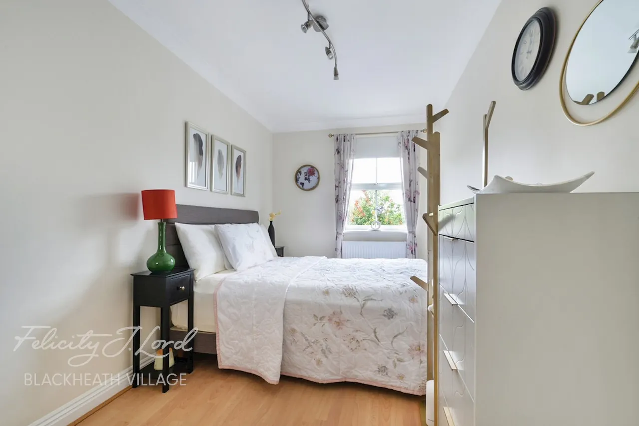 Howerd Way, London, photo 14