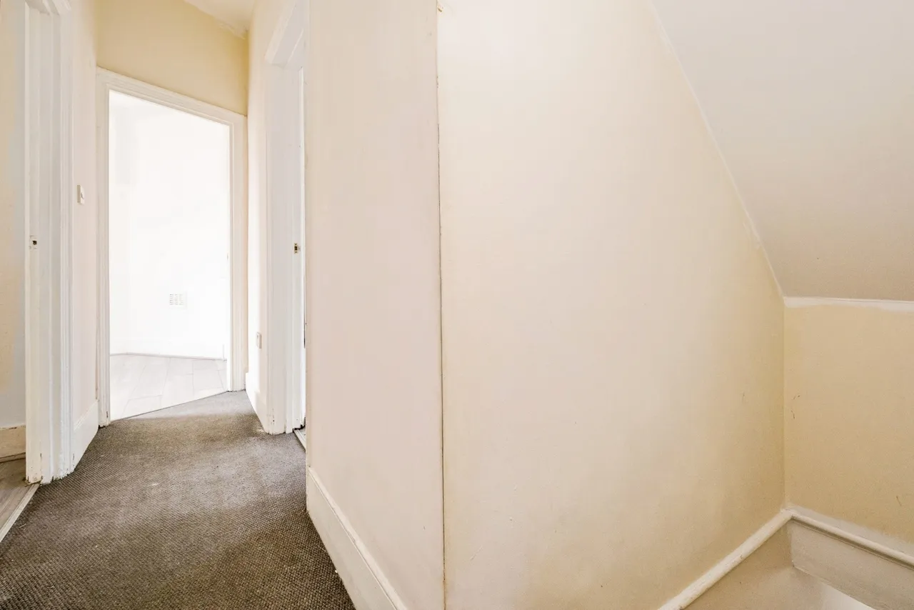 Charlemont Road, London, E6, photo 6