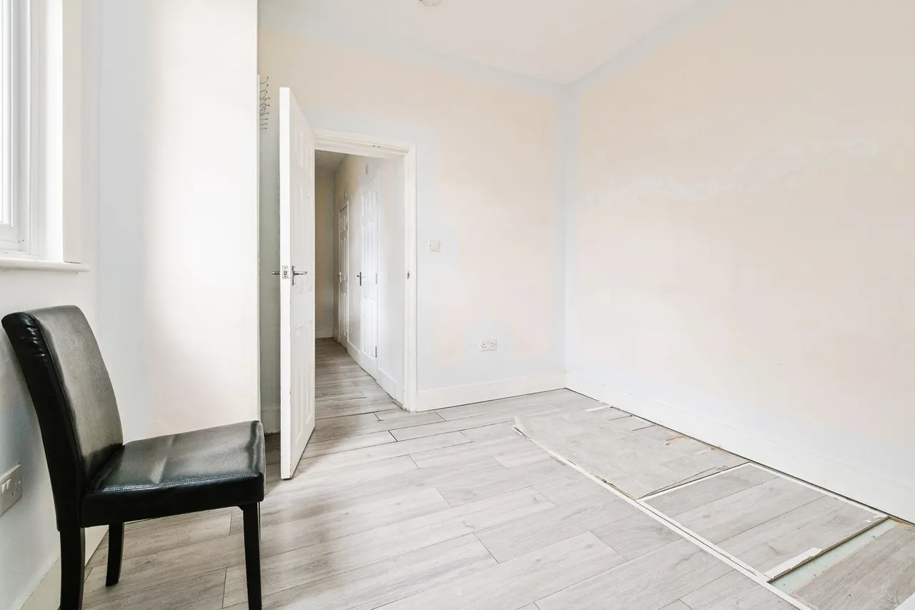 Charlemont Road, London, E6, photo 7