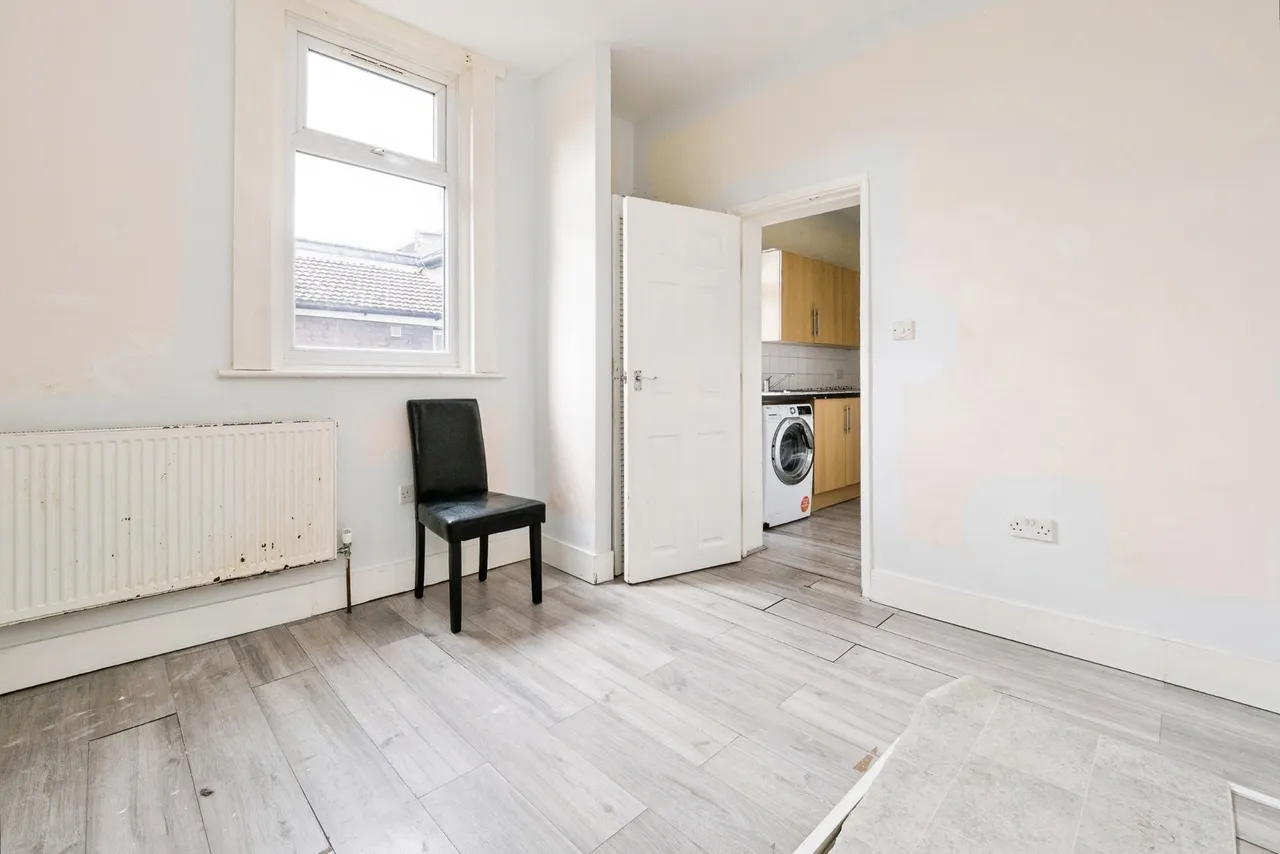 Charlemont Road, London, E6, photo 9