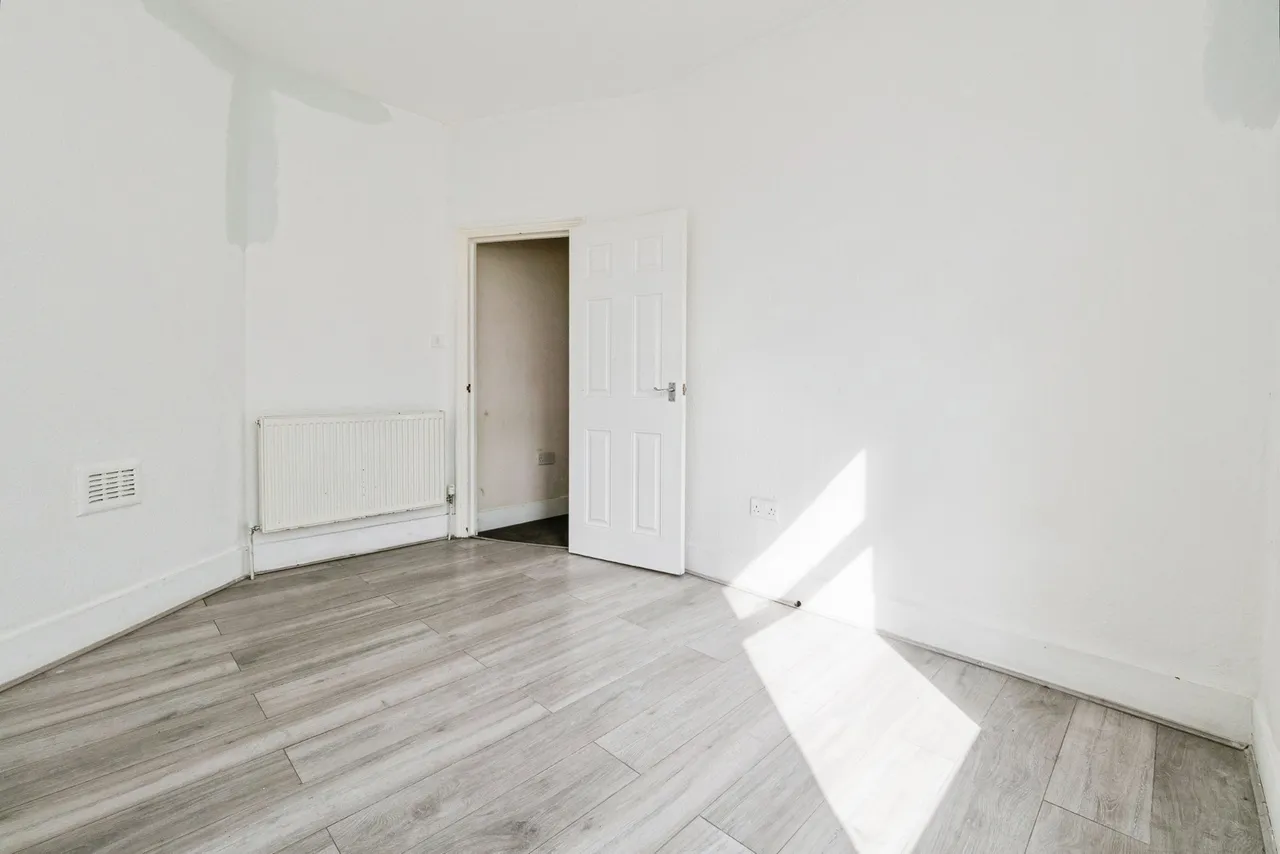 Charlemont Road, London, E6, photo 5