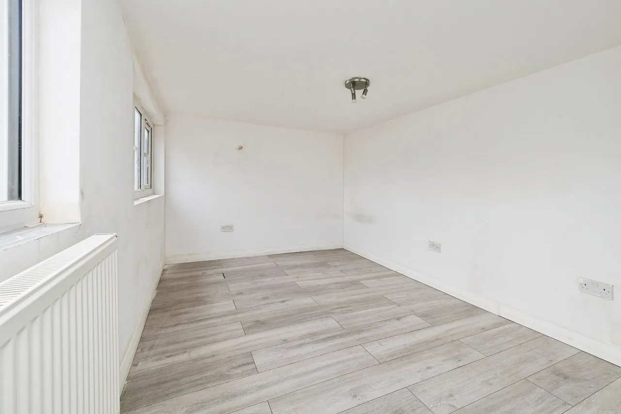Charlemont Road, London, E6, photo 11
