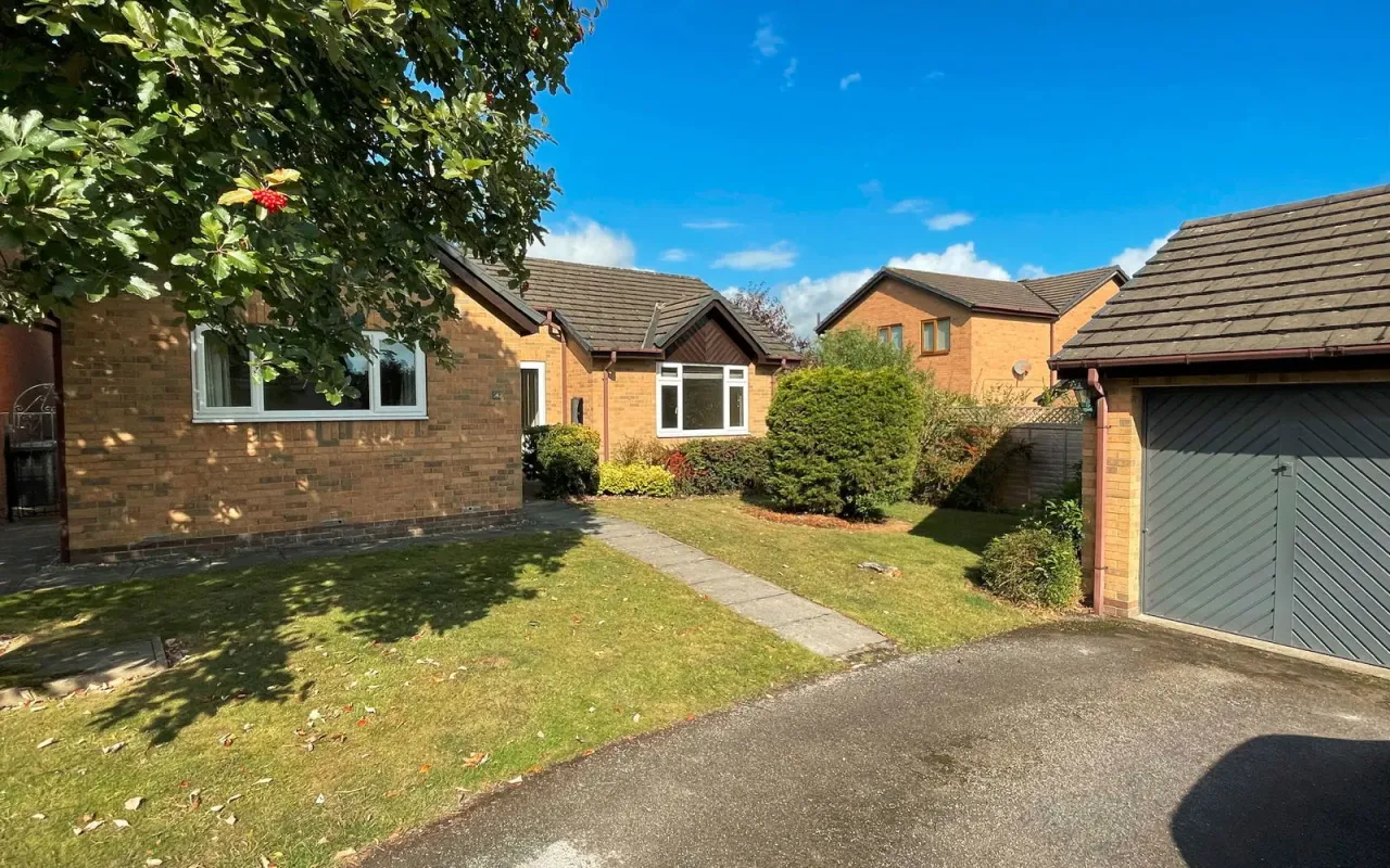 3 bed house for sale — Barnside Close, Penistone
