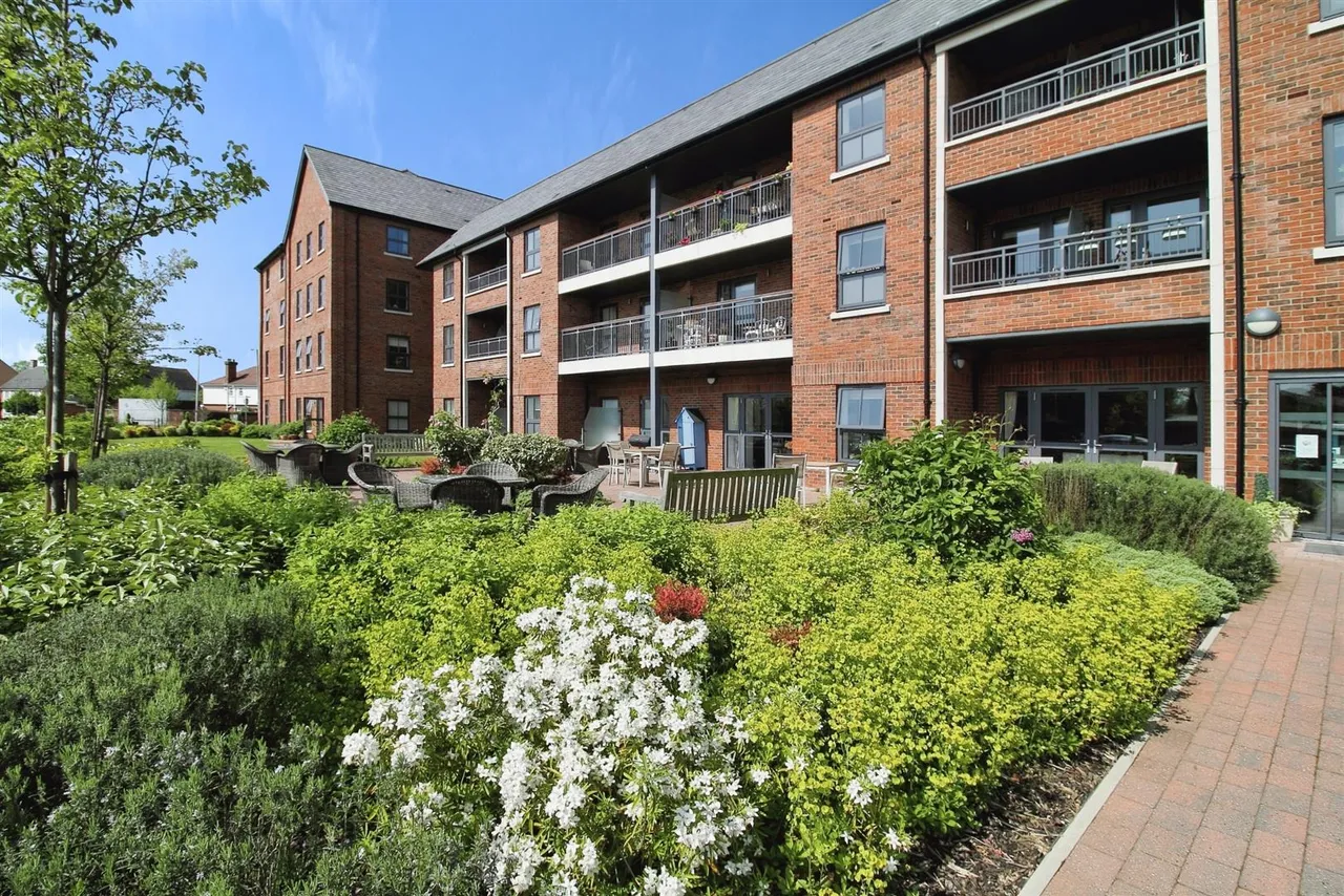 1 bed flat for sale, Butt Road, Colchester, CO2