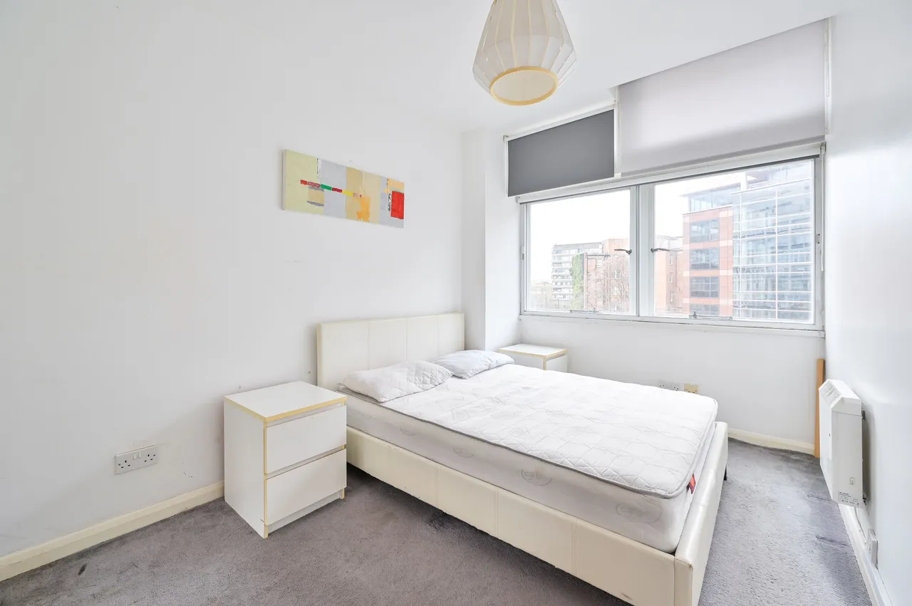 Apartment 170, Metro Central Heights, 119 Newington Causeway, London, photo 4