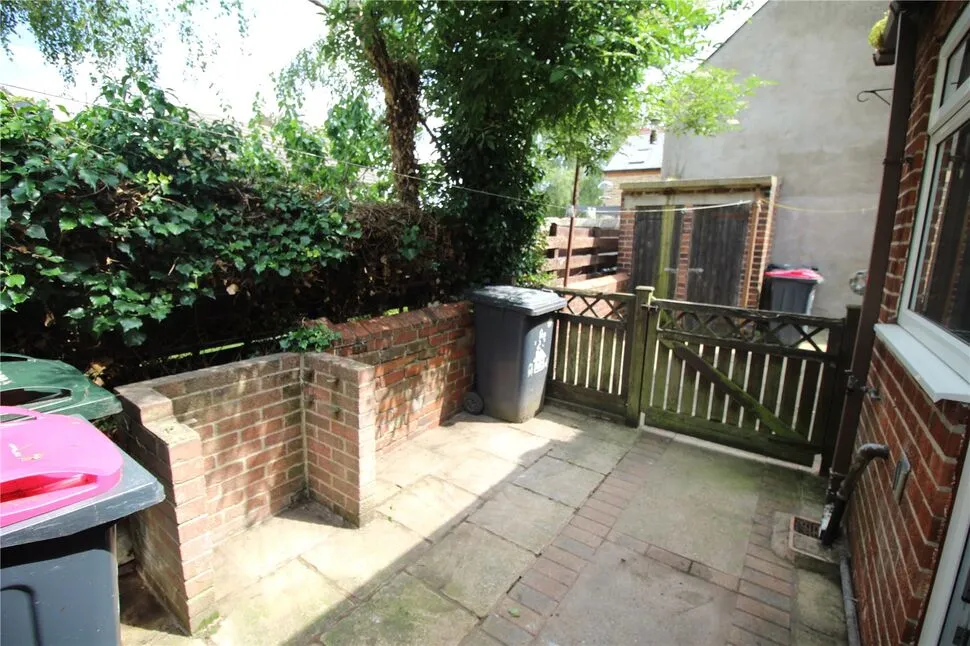 Barnsley Road, Thorpe Hesley, S61, photo 6