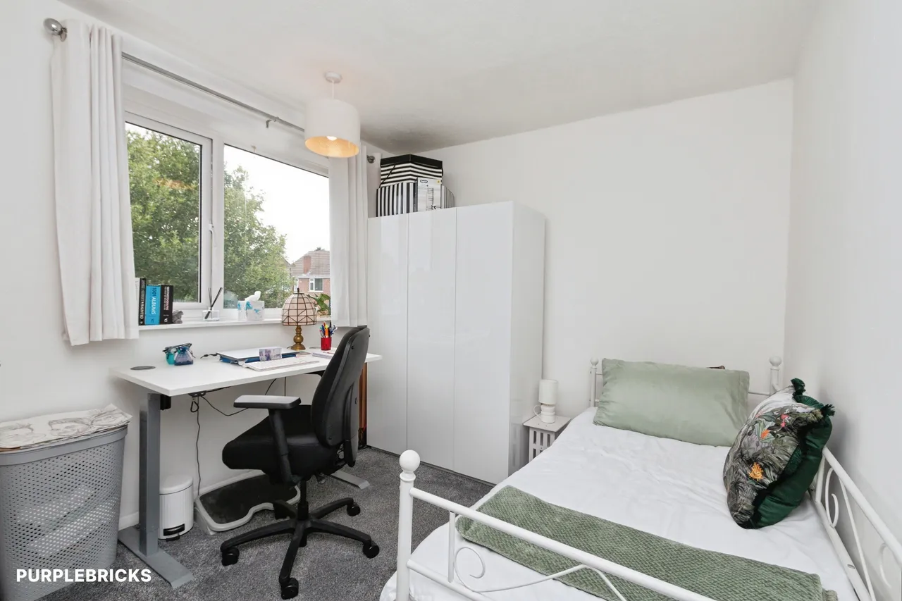 Pegasus Road, Farnborough, GU14, photo 12
