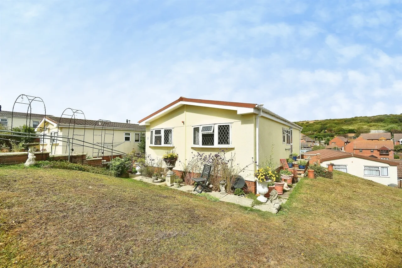 2 bed park home for sale — Court Farm Road, Newhaven