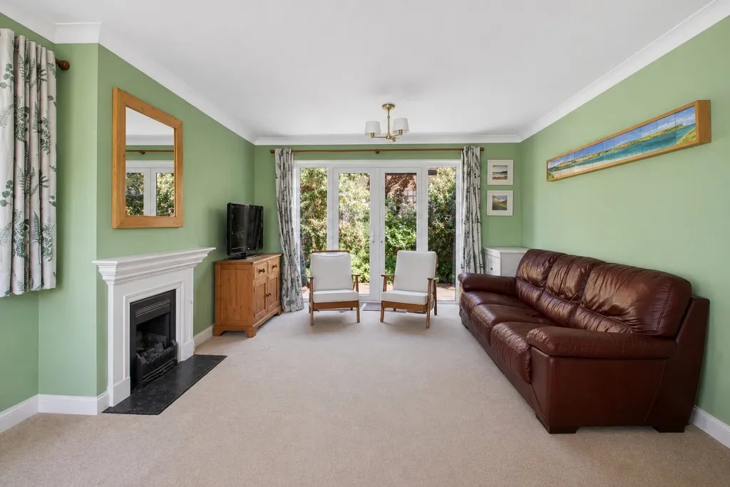 Knoll Place, Walmer, CT14, photo 4