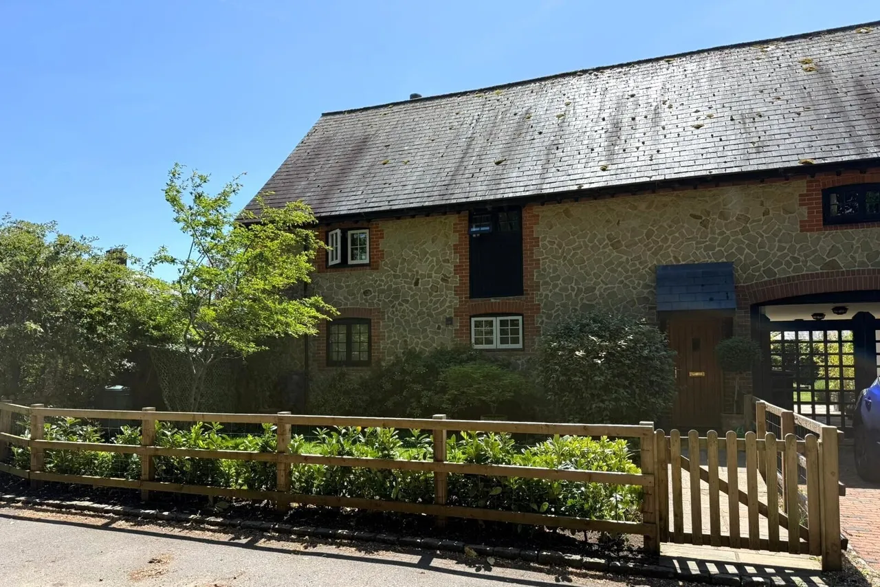 Wishanger Lane, Farnham, GU10, photo 3