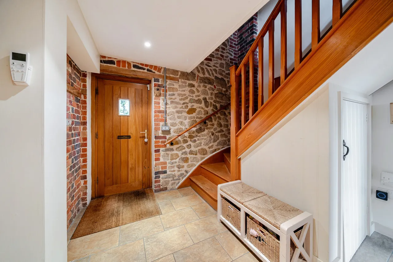 Wishanger Lane, Farnham, GU10, photo 11