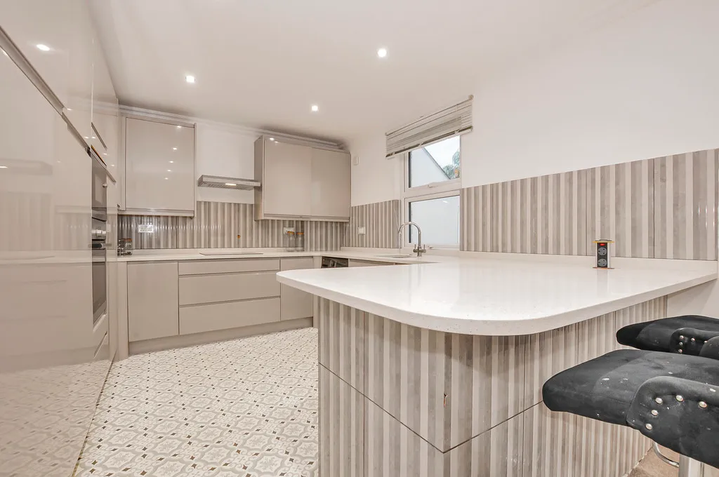 Murray Road, Northwood, HA6, photo 2