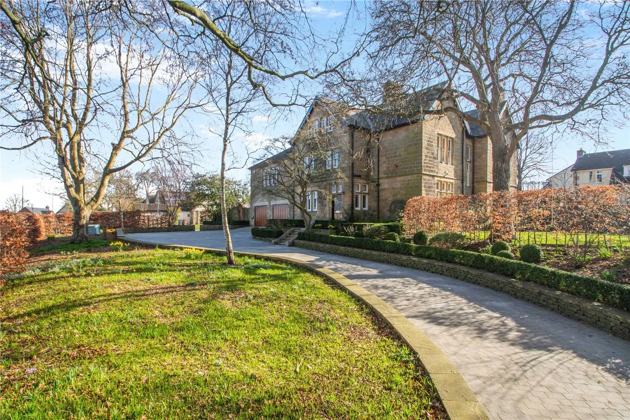 6 bed house for sale, Arthington Lane, Pool in Wharfedale, LS21