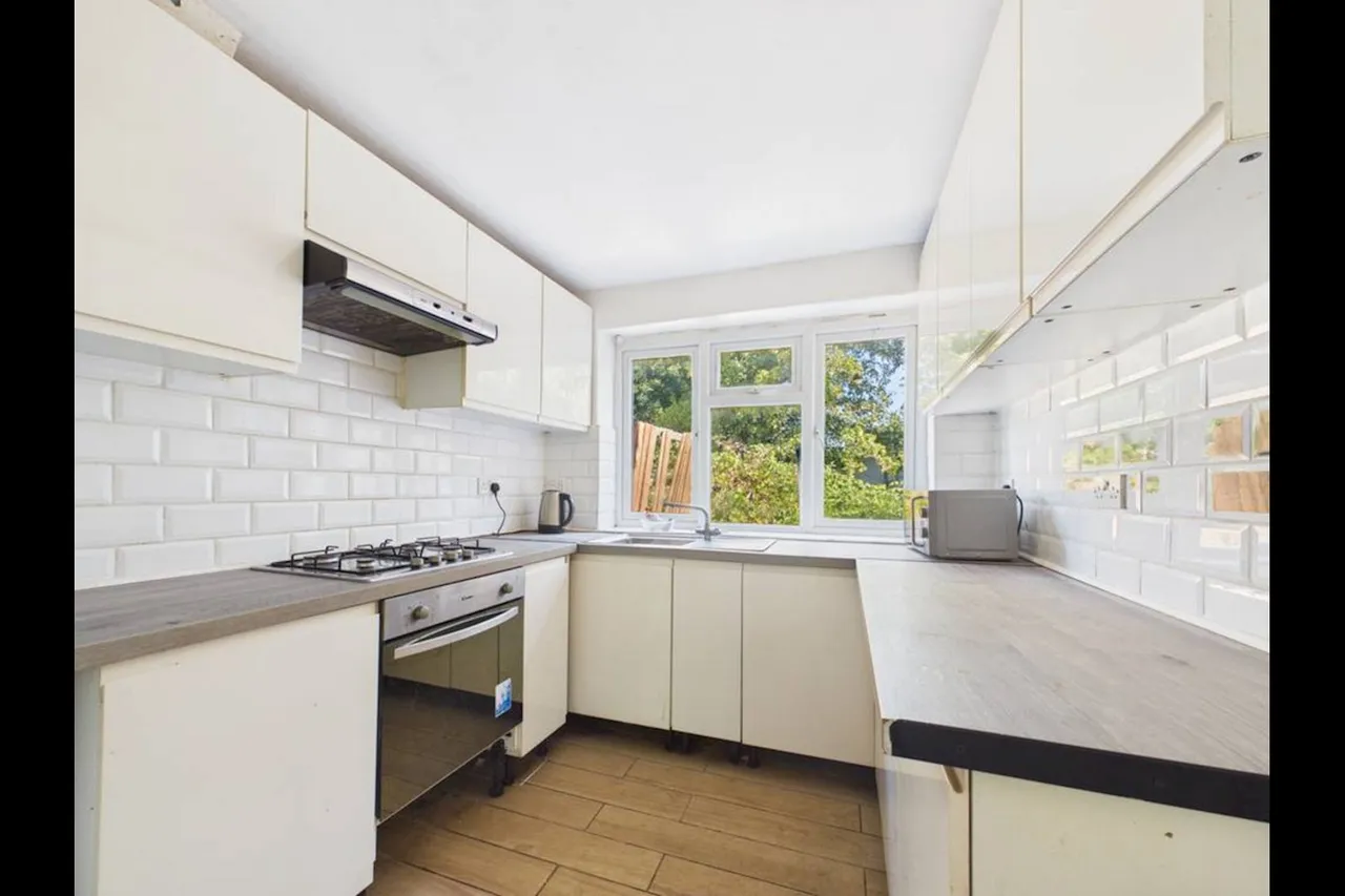 Hainault Road, Romford, RM5, photo 3