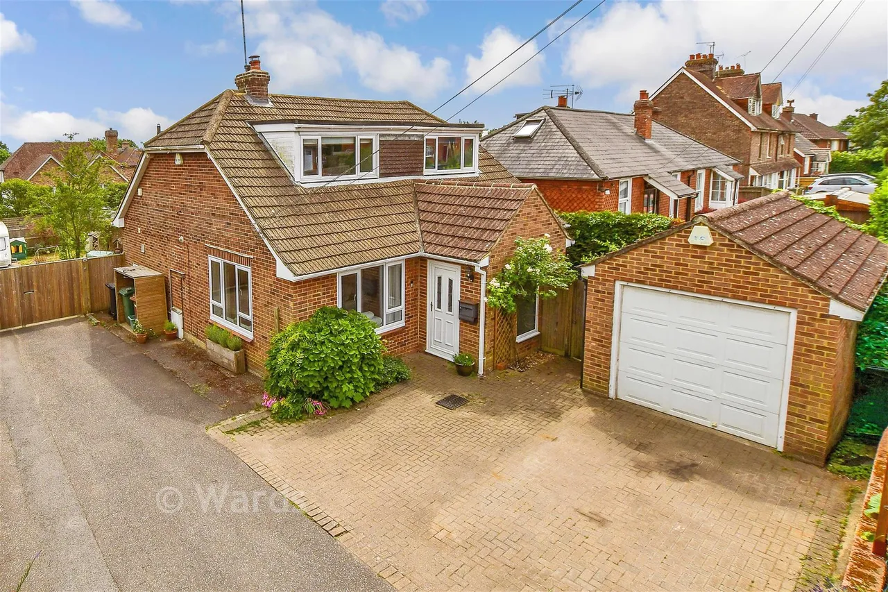 3 bed house for sale, Hartley Road, Cranbrook, TN17