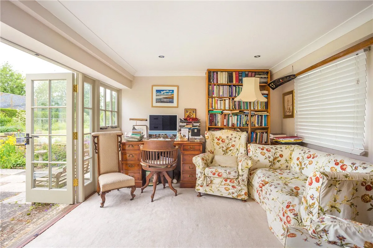 Castle Street, Calne, SN11, photo 6