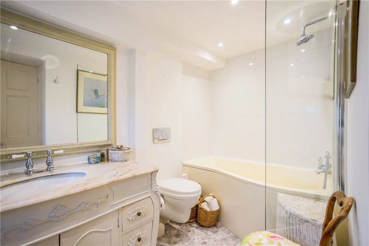 Castle Street, Calne, SN11, photo 17