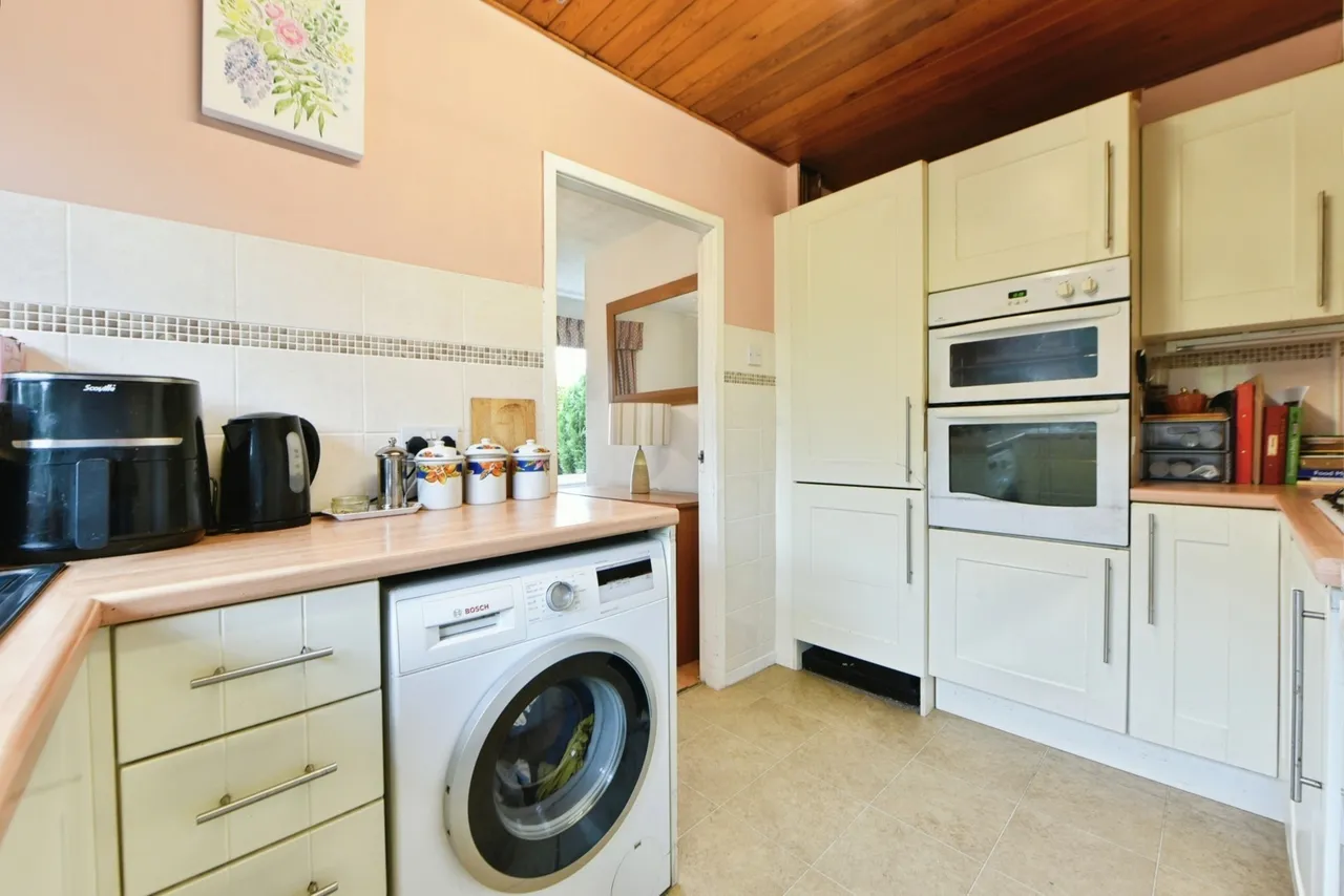Brookside Lane, Stockport, SK6, photo 2