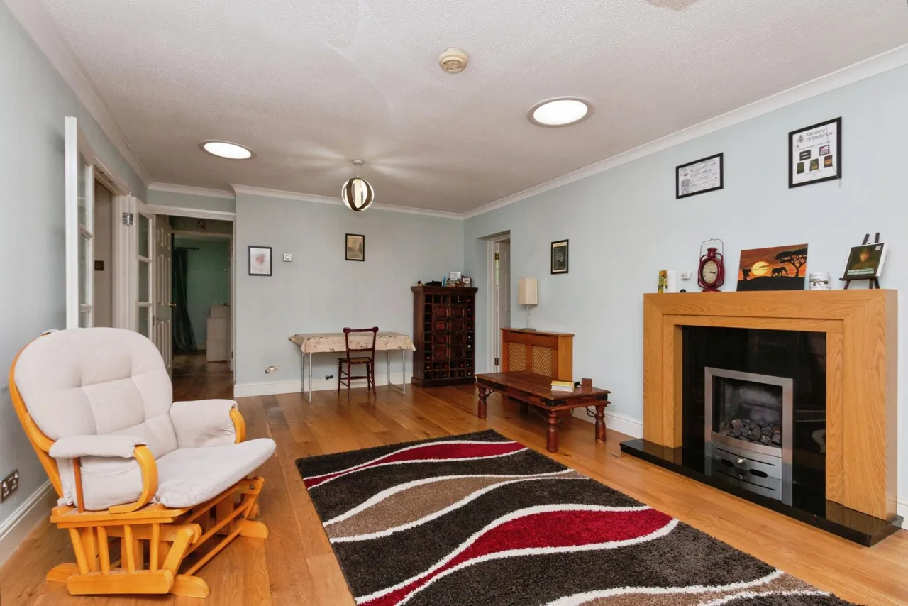 Blackthorn Drive, Lightwater, GU18, photo 8