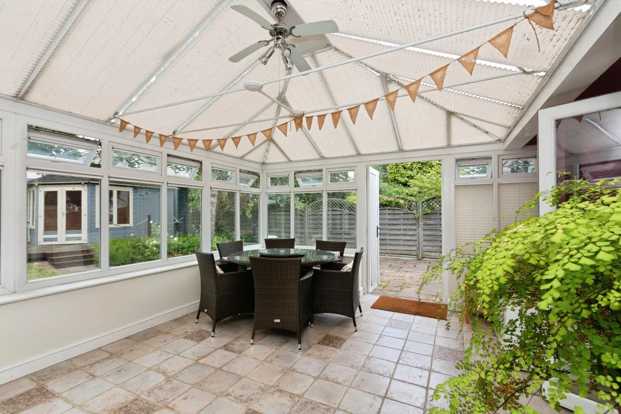 Blackthorn Drive, Lightwater, GU18, photo 5