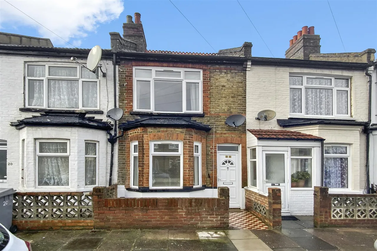 2 bed house for sale, Priory Park Road, Wembley, HA0
