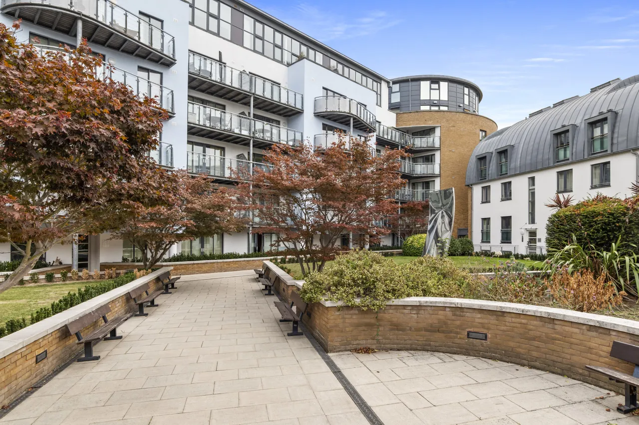 2 bed flat to rent, St. John Street, London, EC1V