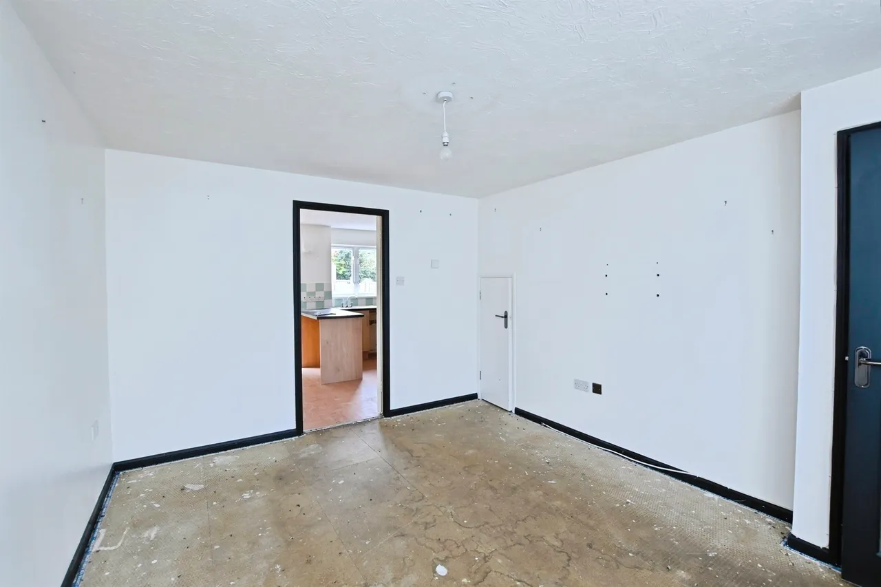 Walburton Way, Clanfield, PO8, photo 7