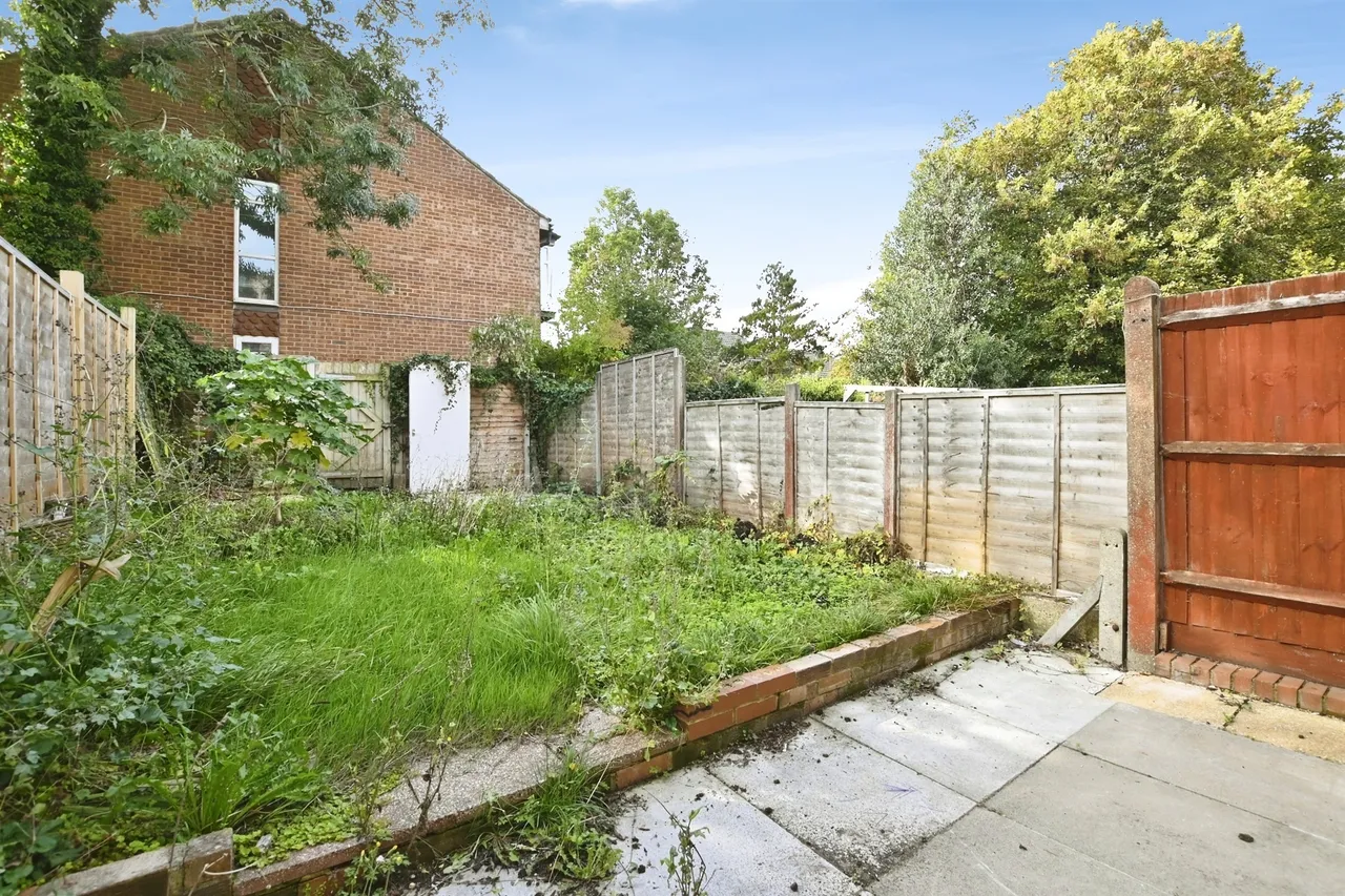 Walburton Way, Clanfield, PO8, photo 14