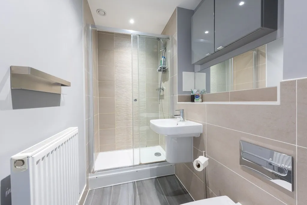 Hurst Avenue, Blackwater, GU17, photo 7