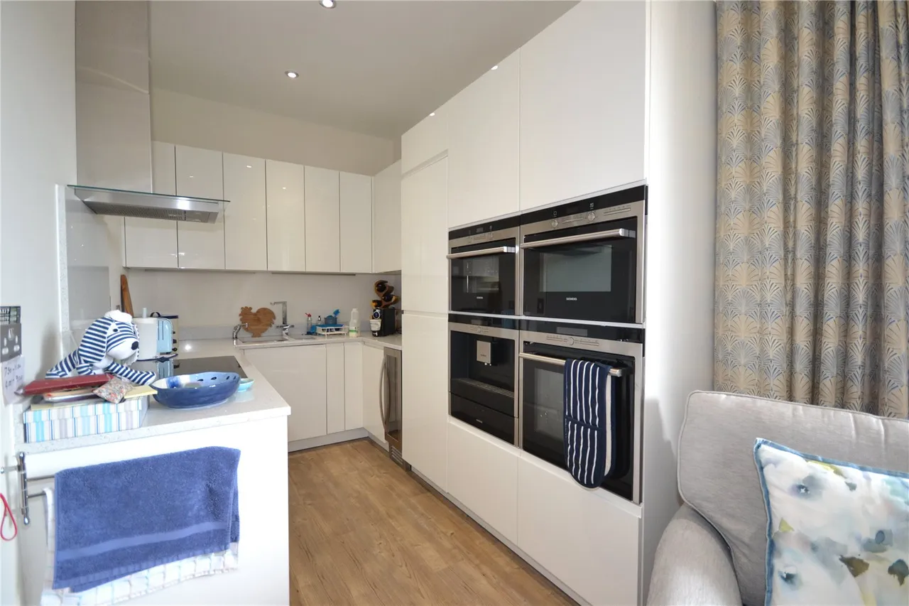 Almansa Way, Lymington, Hampshire, SO41 9PY, photo 5