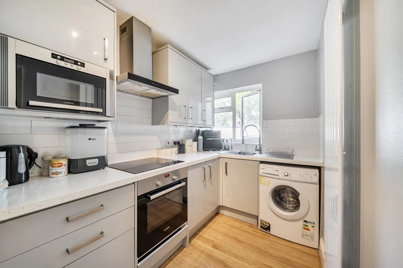 2 bed flat for sale, Brickwall Lane, HA4