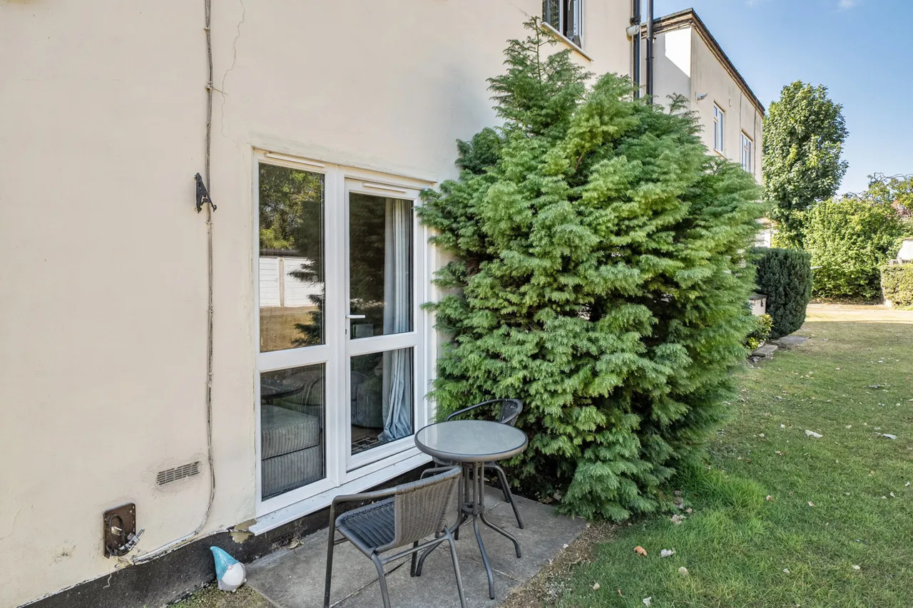 Brickwall Lane, HA4, photo 16
