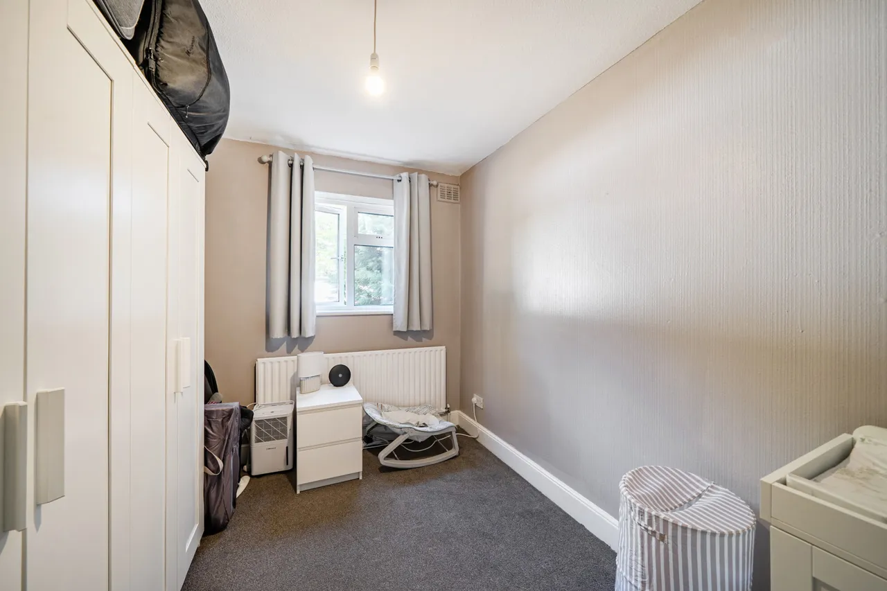 Brickwall Lane, HA4, photo 7