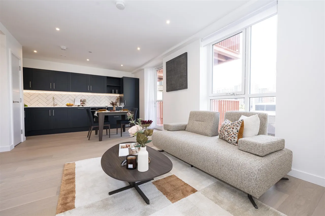Fulton Road, Wembley, HA9, photo 5