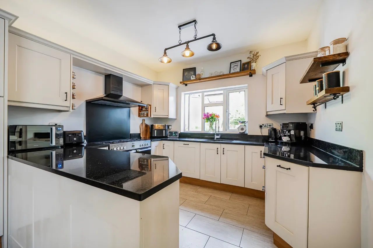 Warwick Road, Solihull, B92, photo 3
