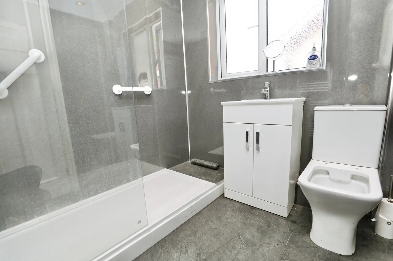 Holmefield Road, Liverpool, L19, photo 12