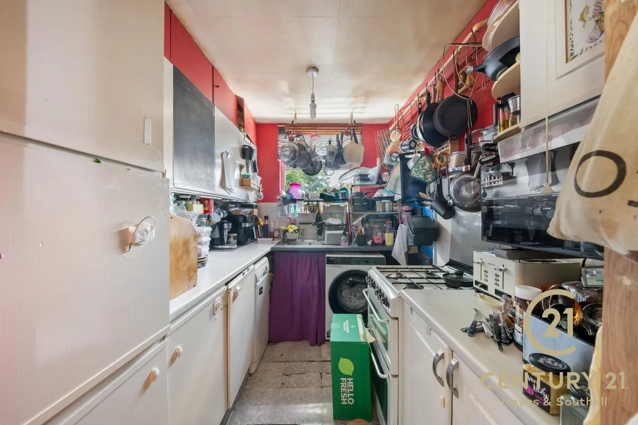 Frogmore Avenue, UB4, photo 4