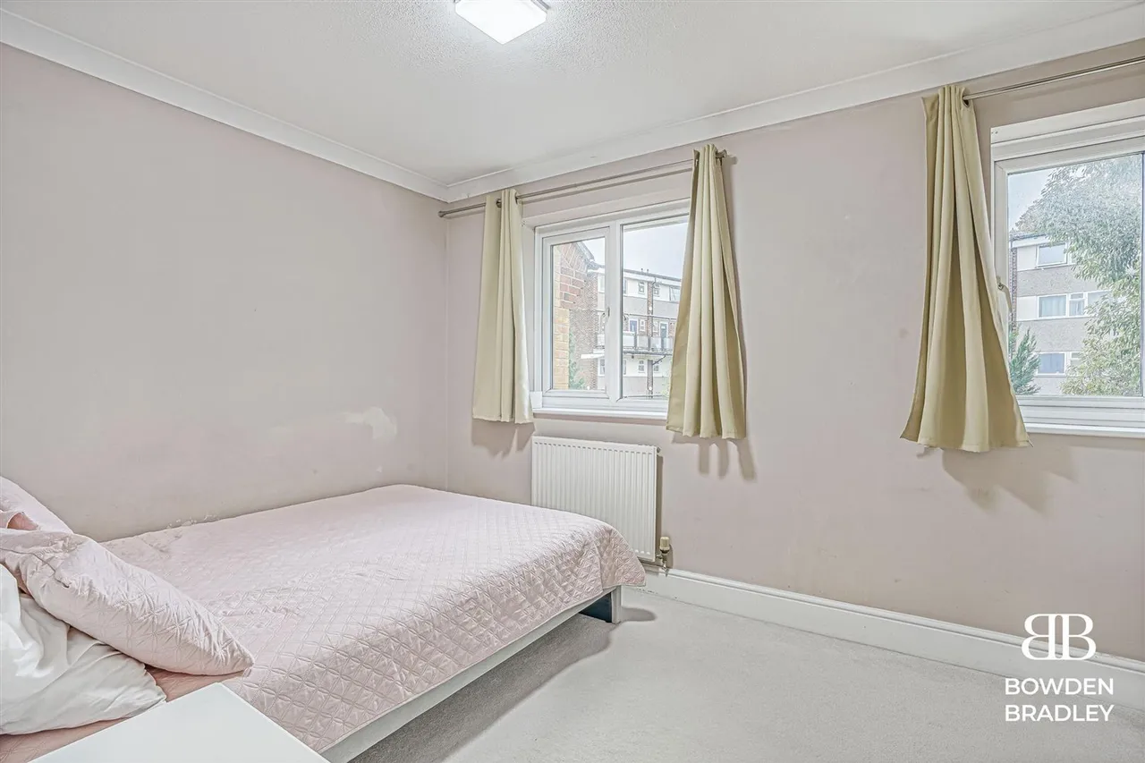Maple Close, Hainault, IG6, photo 9