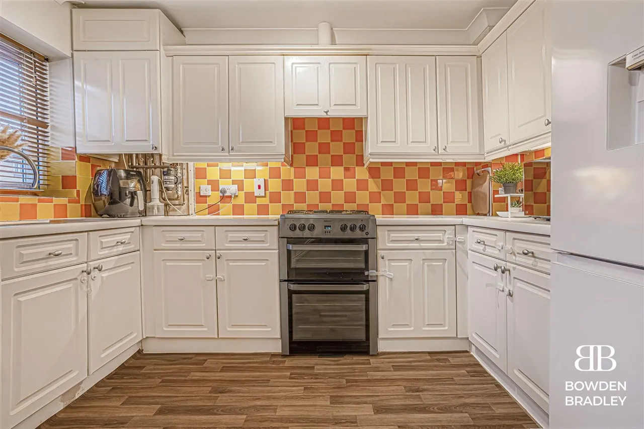 Maple Close, Hainault, IG6, photo 4