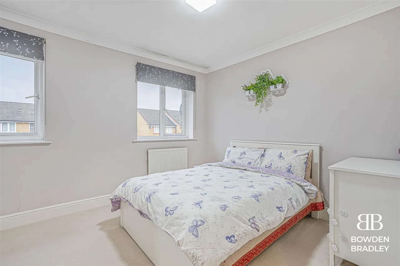 Maple Close, Hainault, IG6, photo 8