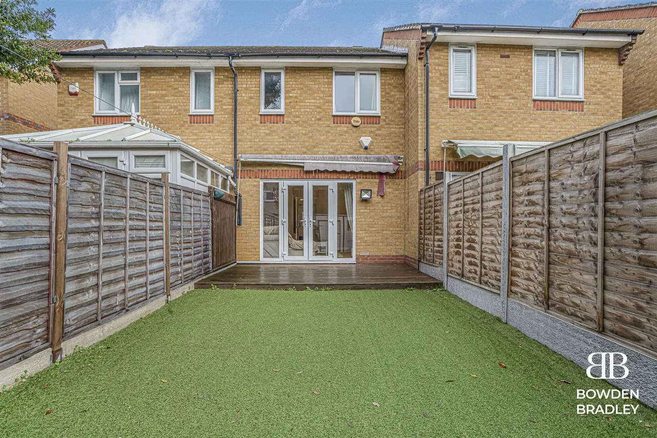 Maple Close, Hainault, IG6, photo 11