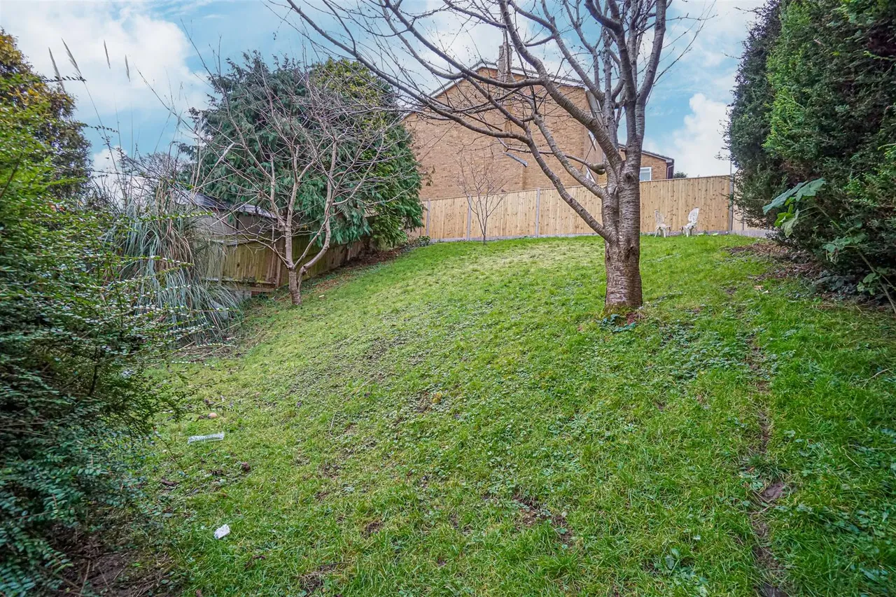 Sandwich Drive, St. Leonards-On-Sea, photo 25