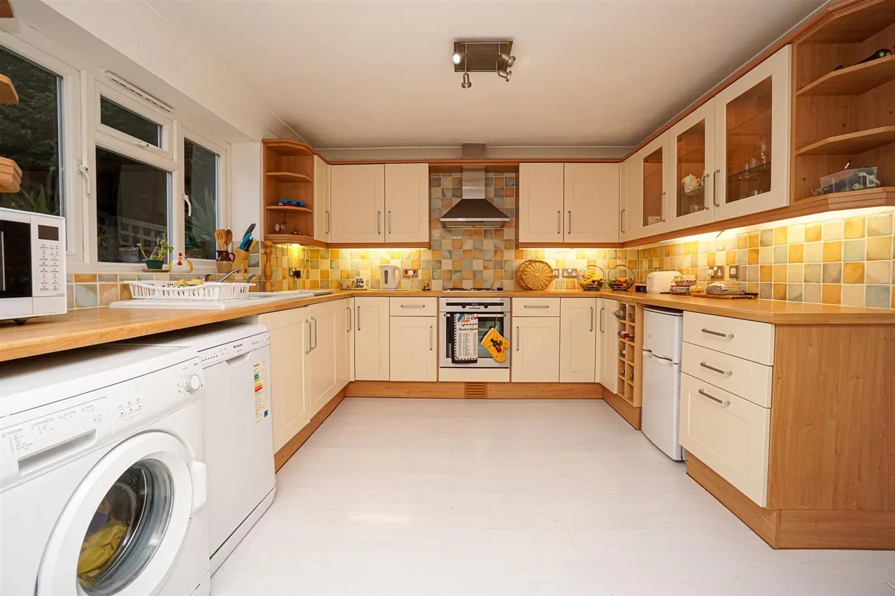 Sandwich Drive, St. Leonards-On-Sea, photo 18
