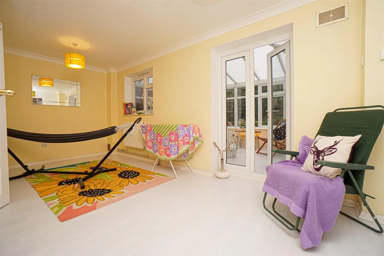 Sandwich Drive, St. Leonards-On-Sea, photo 17