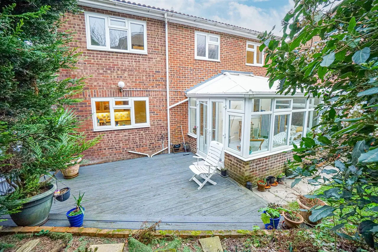 Sandwich Drive, St. Leonards-On-Sea, photo 15